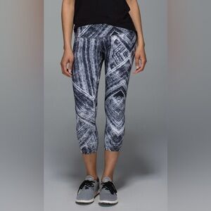 Lululemon Wunder Under Crop II Full On Luon Size 4
